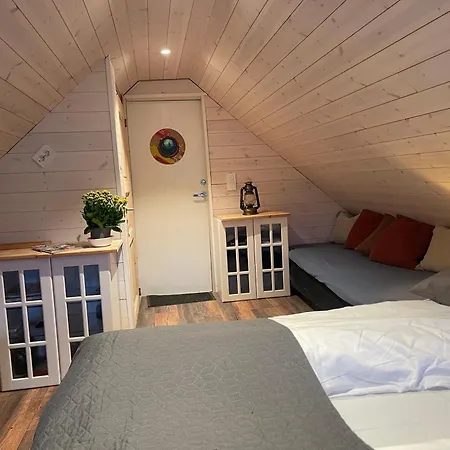 Smastranda 7b Boathouse Lodge *
